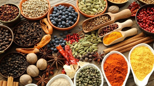Use these spices in winters to improve immunity &amp; keep body naturally warm.